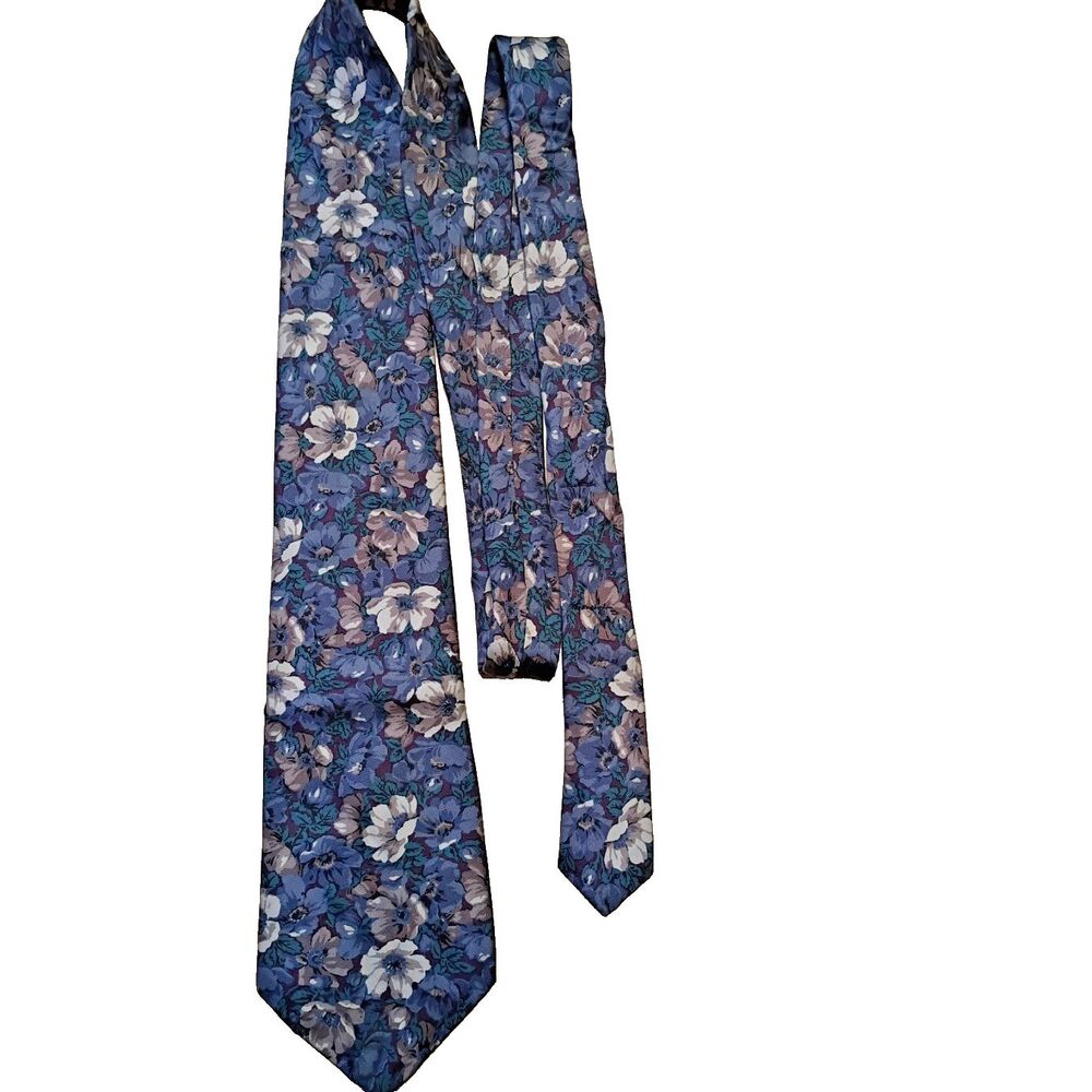 Oscar de la Renta Couture Silk Tie Belk Blue White Floral Pattern